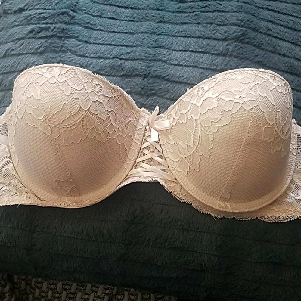 Strapless lace Bra